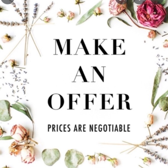 🌺 accepting all reasonable offers 🌺 closet clear out - Picture 1 of 1